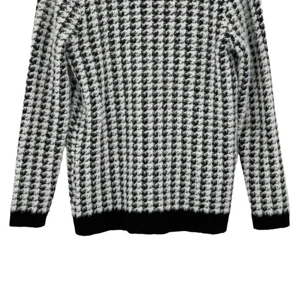 Tahari Houndstooth Eyelash V-Neck Button Up Cardigan Sweater Soft White Black XS - Picture 8 of 10